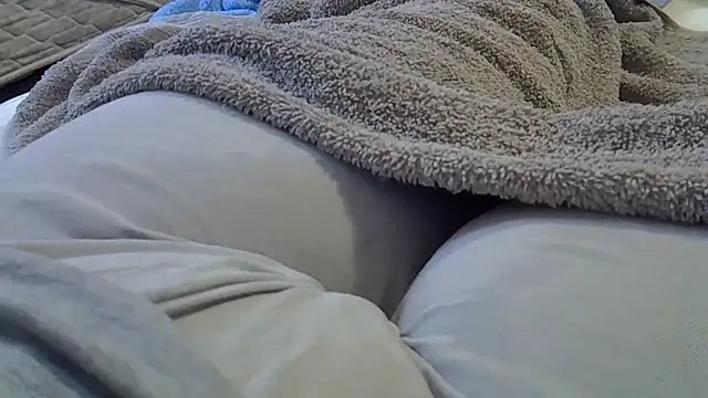 Snapshot of perescam chatting on March 18, 2026, 4:30 pm perescam online show from March 18, 2026, 4:30 pm