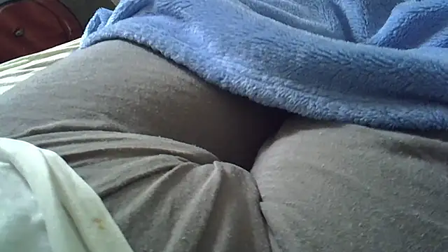 Snapshot of perescam chatting on May 4, 2026, 5:27 pm perescam online show from May 4, 2026, 5:27 pm