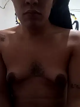 Snapshot of LUNAdeMARTE chatting on December 4, 2025, 9:58 pm LUNAdeMARTE online show from December 4, 2025, 9:58 pm