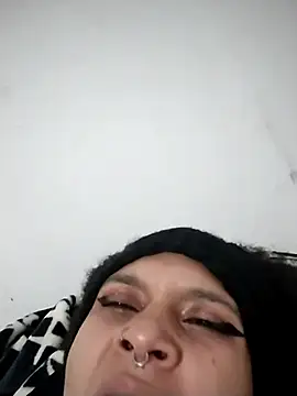 Snapshot of LUNAdeMARTE chatting on March 13, 2025, 5:54 am LUNAdeMARTE online show from March 13, 2025, 5:54 am