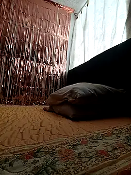 Snapshot of LUNAdeMARTE chatting on November 16, 2025, 9:19 pm LUNAdeMARTE online show from November 16, 2025, 9:19 pm