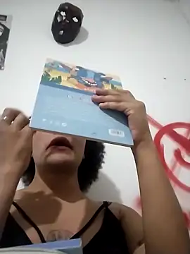 Snapshot of LUNAdeMARTE chatting on March 15, 2025, 2:56 am LUNAdeMARTE online show from March 15, 2025, 2:56 am