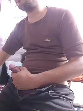 Snapshot of HotBoyOm chatting on February 8, 2025, 5:29 am HotBoyOm online show from February 8, 2025, 5:29 am