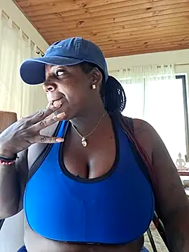Snapshot of Adrilovechocolate chatting on May 26, 2026, 5:55 pm Adrilovechocolate online show from May 26, 2026, 5:55 pm