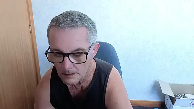 Snapshot of bigballnz chatting on January 10, 2026, 10:05 pm bigballnz online show from January 10, 2026, 10:05 pm