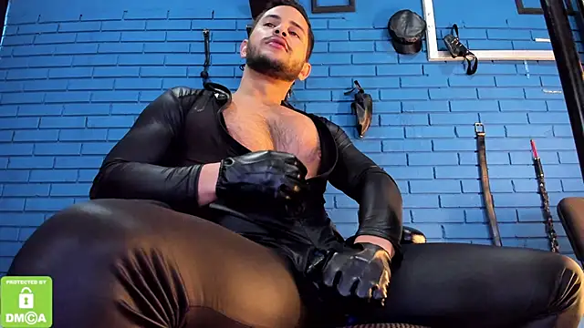 Snapshot of TheIan26 chatting on December 5, 2025, 8:17 pm TheIan26 online show from December 5, 2025, 8:17 pm