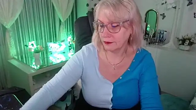 Ghertrude52 online show from January 13, 2026, 4:05 am