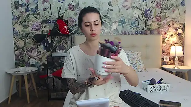 RoseDiamond06 online show from July 10, 2026, 2:50 pm