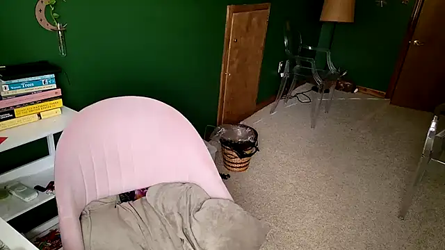 Snapshot of naturestwisted chatting on March 14, 2025, 6:50 pm naturestwisted online show from March 14, 2025, 6:50 pm