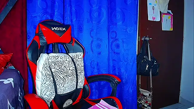 Snapshot of DanisaBrown chatting on February 14, 2026, 3:23 pm DanisaBrown online show from February 14, 2026, 3:23 pm