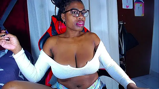 Snapshot of DanisaBrown chatting on January 7, 2026, 3:06 pm DanisaBrown online show from January 7, 2026, 3:06 pm