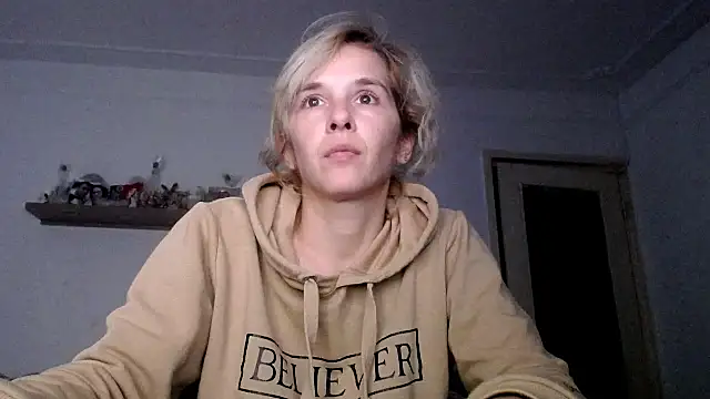 Snapshot of SexxyLety chatting on November 28, 2025, 1:22 pm SexxyLety online show from November 28, 2025, 1:22 pm