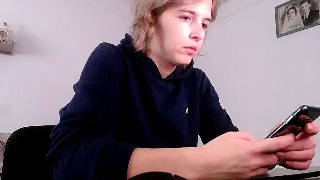 Snapshot of SexxyLety chatting on December 4, 2025, 7:40 am SexxyLety online show from December 4, 2025, 7:40 am