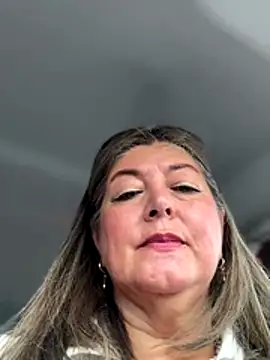 Snapshot of emma_tour chatting on November 12, 2025, 5:06 pm emma tour online show from November 12, 2025, 5:06 pm