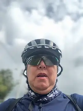 Snapshot of emma_tour chatting on December 4, 2025, 2:49 pm emma tour online show from December 4, 2025, 2:49 pm