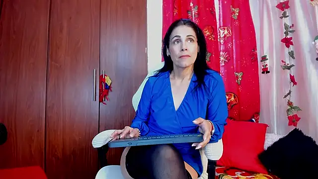 Snapshot of girasol_walton chatting on January 8, 2026, 2:12 pm girasol walton online show from January 8, 2026, 2:12 pm