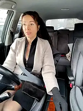 Snapshot of EvaXOAir chatting on November 13, 2025, 3:32 am EvaXOAir online show from November 13, 2025, 3:32 am