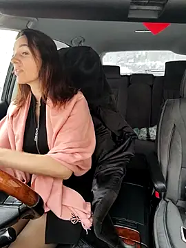 Snapshot of EvaXOAir chatting on December 14, 2025, 4:40 am EvaXOAir online show from December 14, 2025, 4:40 am