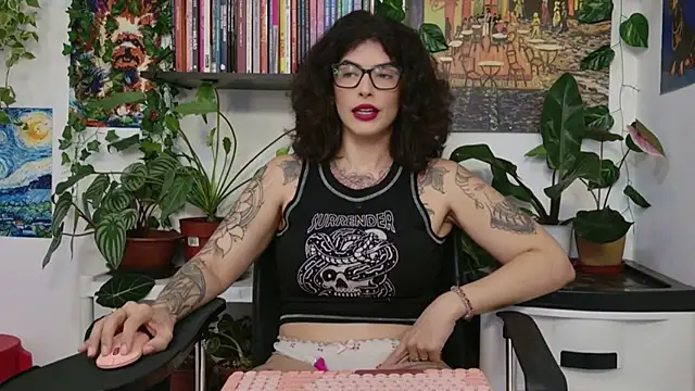 Snapshot of TaliMajesty chatting on May 14, 2026, 9:06 am TaliMajesty online show from May 14, 2026, 9:06 am