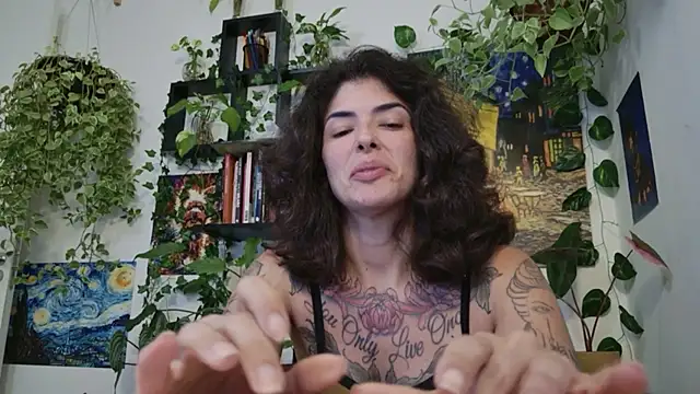Snapshot of TaliMajesty chatting on May 28, 2026, 11:21 pm TaliMajesty online show from May 28, 2026, 11:21 pm
