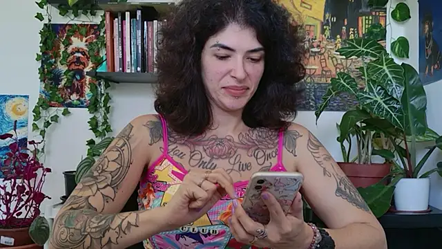 Snapshot of TaliMajesty chatting on April 21, 2026, 10:11 am TaliMajesty online show from April 21, 2026, 10:11 am