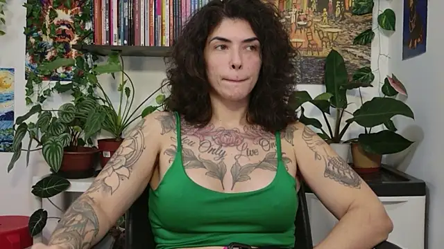 Snapshot of TaliMajesty chatting on May 14, 2026, 9:56 pm TaliMajesty online show from May 14, 2026, 9:56 pm