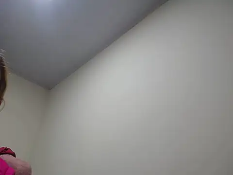 Mia davis01 online show from November 9, 2025, 5:55 am