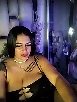 Snapshot of chelaqueen_ chatting on May 12, 2026, 2:30 am chelaqueen online show from May 12, 2026, 2:30 am