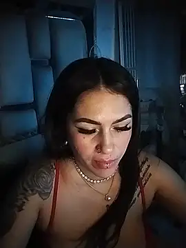 Snapshot of chelaqueen_ chatting on May 15, 2026, 11:03 pm chelaqueen online show from May 15, 2026, 11:03 pm