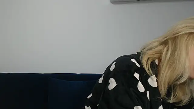 MysticCreature online show from November 3, 2025, 4:17 am