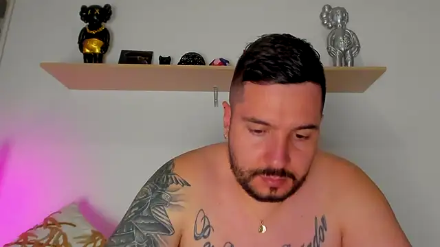 camilo restrepo21 online show from September 15, 2025, 1:39 am