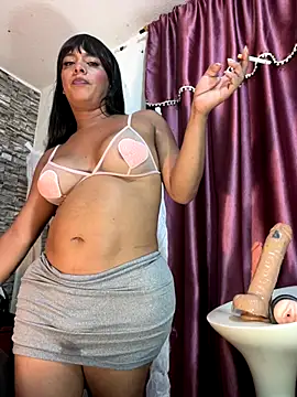 Snapshot of Newshantal_ chatting on October 4, 2025, 6:04 am Newshantal online show from October 4, 2025, 6:04 am