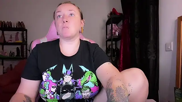 Snapshot of kisicaxx chatting on November 6, 2025, 6:56 pm kisicaxx online show from November 6, 2025, 6:56 pm