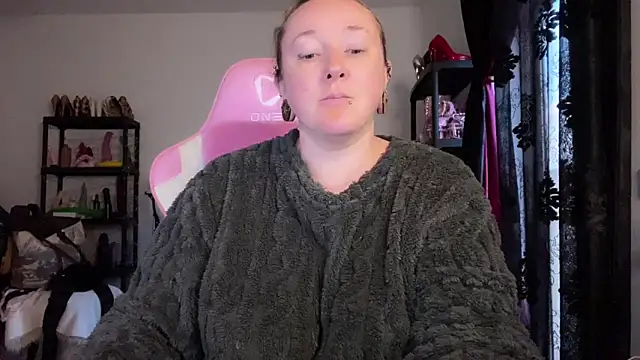 kisicaxx online show from March 2, 2026, 4:47 pm