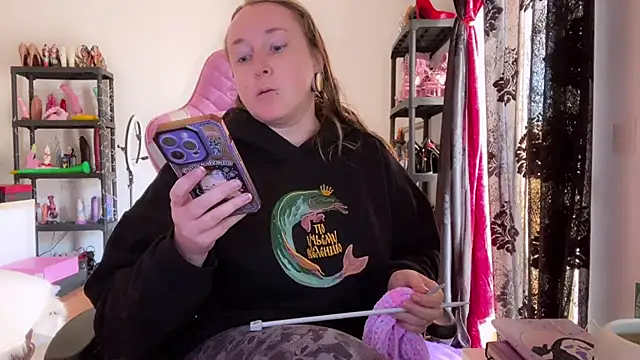 Snapshot of kisicaxx chatting on December 2, 2025, 11:23 am kisicaxx online show from December 2, 2025, 11:23 am