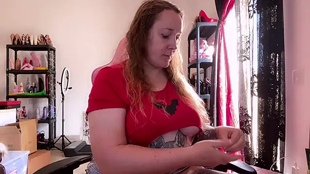 Snapshot of kisicaxx chatting on November 14, 2025, 10:08 am kisicaxx online show from November 14, 2025, 10:08 am