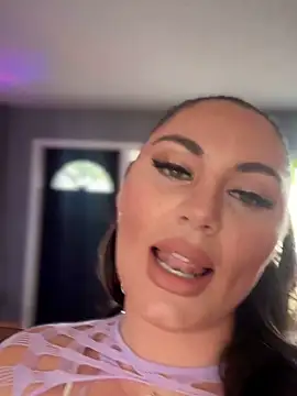 lovely beast online show from April 9, 2026, 3:40 pm