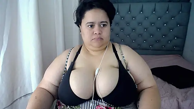 Snapshot of hotlesby4uxxx chatting on December 16, 2024, 5:00 pm hotlesby4uxxx online show from December 16, 2024, 5:00 pm