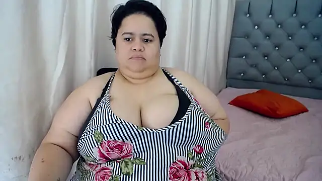 Snapshot of hotlesby4uxxx chatting on December 6, 2024, 10:46 pm hotlesby4uxxx online show from December 6, 2024, 10:46 pm