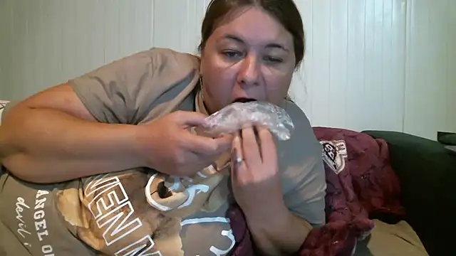 kynga10 online show from December 3, 2024, 6:11 pm