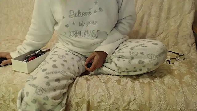 larawet online show from November 29, 2025, 7:14 pm