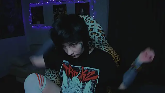 acid trip1l online show from October 31, 2025, 8:05 pm