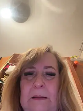 Snapshot of Irina2909@xh chatting on May 17, 2026, 12:10 am Irina2909xh online show from May 17, 2026, 12:10 am