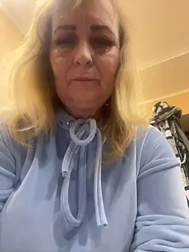 Irina2909xh online show from November 18, 2025, 2:53 pm