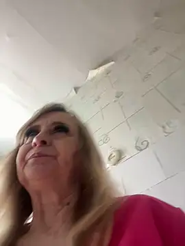 Snapshot of Irina2909@xh chatting on May 18, 2026, 9:58 am Irina2909xh online show from May 18, 2026, 9:58 am