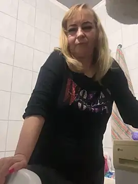 Snapshot of Irina2909@xh chatting on May 14, 2026, 11:24 pm Irina2909xh online show from May 14, 2026, 11:24 pm
