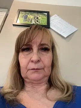 Snapshot of Irina2909@xh chatting on April 23, 2026, 10:22 am Irina2909xh online show from April 23, 2026, 10:22 am
