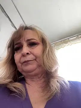 Snapshot of Irina2909@xh chatting on April 16, 2026, 11:44 am Irina2909xh online show from April 16, 2026, 11:44 am