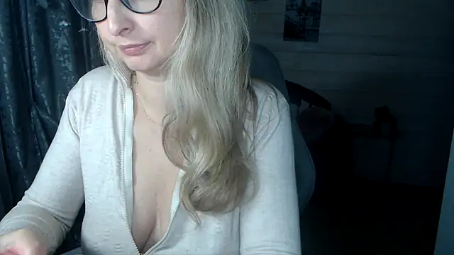 RubiLakros online show from October 7, 2025, 11:00 am