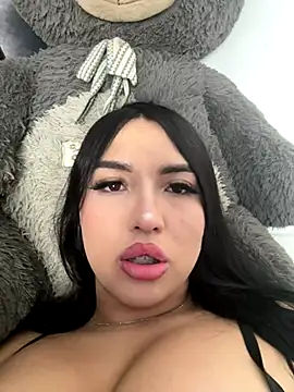 hollyprincess 2 online show from November 17, 2025, 1:31 am